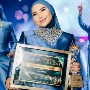 Dipersoal Terima ‘Celebrity Of The Year’, Aina Abdul Hormat Penilaian Juri – ‘Kali Ini Rezeki Saya, Akan Datang Artis Lain’