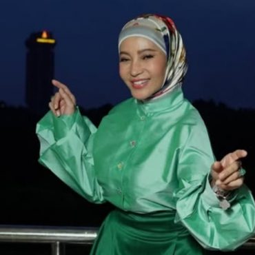 ‘Tak Bercinta Pun Tak Mengapa, Boleh Kemana Saja Tanpa Minta Izin’ – A Aida
