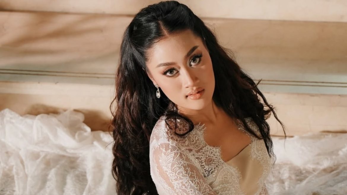 Aisha Retno Nafi Lagu ‘Tak Adil’ Dihasilkan Dengan Bantuan AI – ‘Nak Guna Aplikasi Tu Pun Saya Tak Tahu’