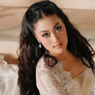 Aisha Retno Nafi Lagu ‘Tak Adil’ Dihasilkan Dengan Bantuan AI – ‘Nak Guna Aplikasi Tu Pun Saya Tak Tahu’