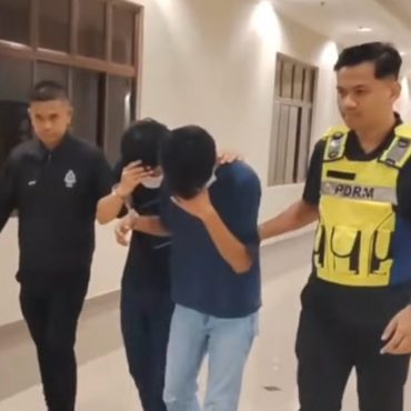 Padah Jual 40 'MC' Palsu, Dua Lelaki Didenda RM8,000 Seorang & Penjara