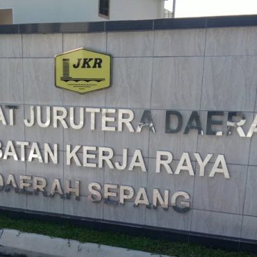 Sempena F1 Di Malaysia, JKR Daerah Sepang Dapat RM17.5 Juta Untuk Baik Pulih Jalan Raya