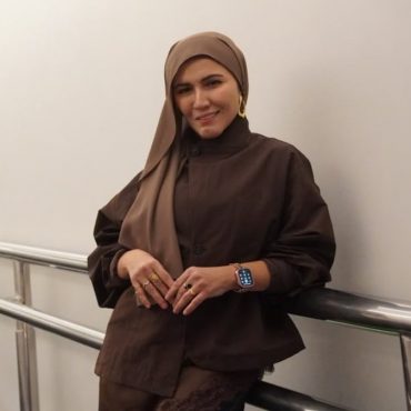 [VIDEO] Shikin Maembong Akui Masih Dalam Proses Belajar Tutup Aurat – ‘Kena Tukar Koleksi Pakaian Hampir 100 Peratus’