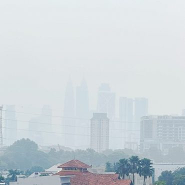 Titik Panas Indonesia Melonjak Lebih 800, Malaysia Berisiko Berdepan Jerebu Hingga Oktober